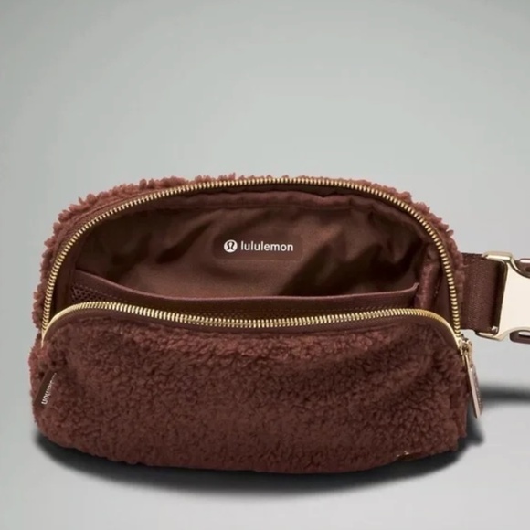 Lululemon Everywhere Belt Bag 1L Fleece NWT - Picture 5 of 5